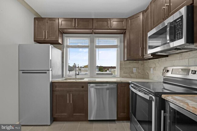 Building Photo - 2528 E Allegheny Ave