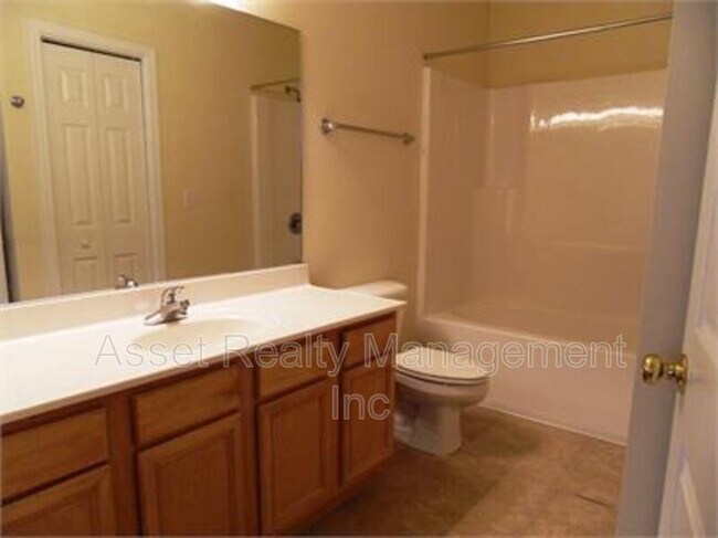 Building Photo - 107 Hatleyberry St