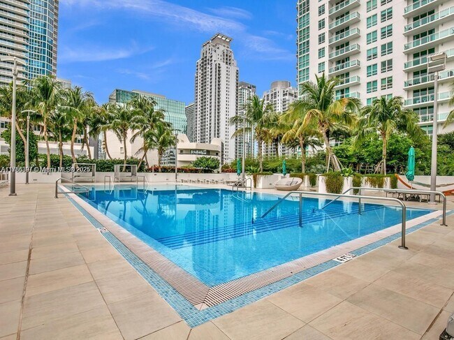 Foto del edificio - 950 Brickell Bay Dr