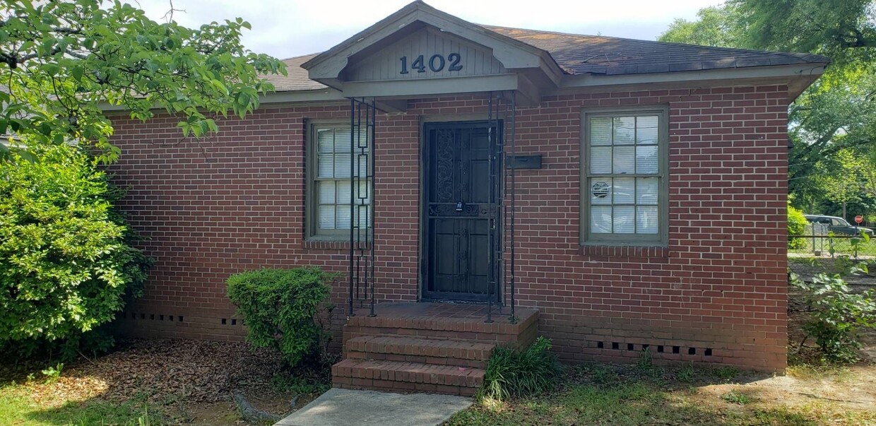 Primary Photo - Midtown Duplex 2 bedroom 1 bath