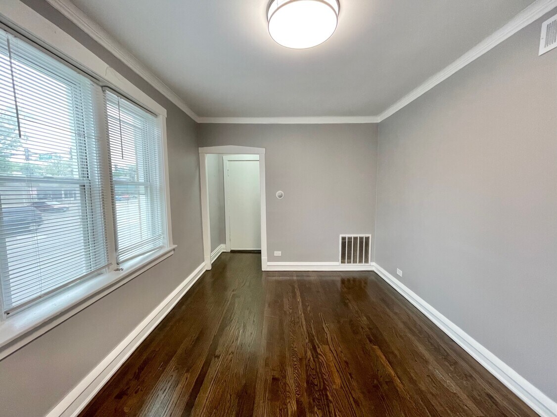 Primary Photo - 3752 W Division St
