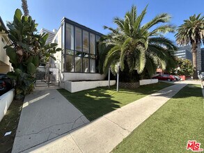 Building Photo - 1233 Barry Ave