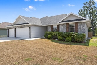 Building Photo - 270 Hickory Hills St