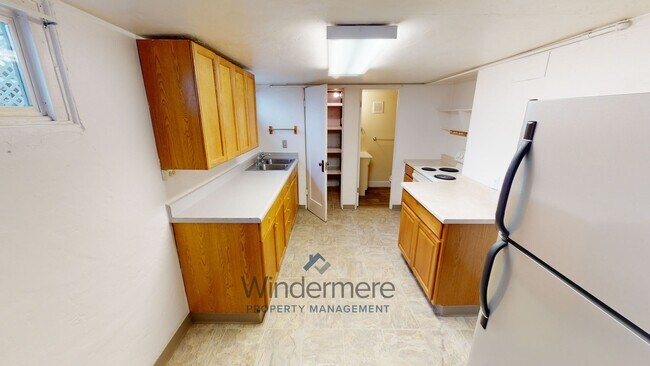 Building Photo - 4th205