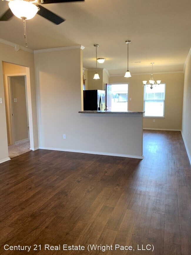 Building Photo - 3 br, 2 bath House - 305 Emma