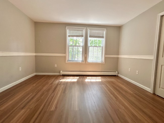 Foto del edificio - 1465 Hooksett Rd