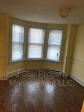 Building Photo - 531 Robeson St