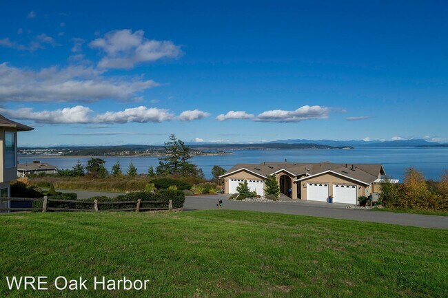 Building Photo - 3 br, 1.5 bath House - 1215 Rainier Lane