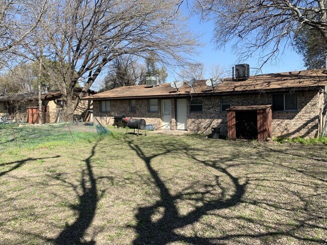 Foto del edificio - 212 E Valley Rd