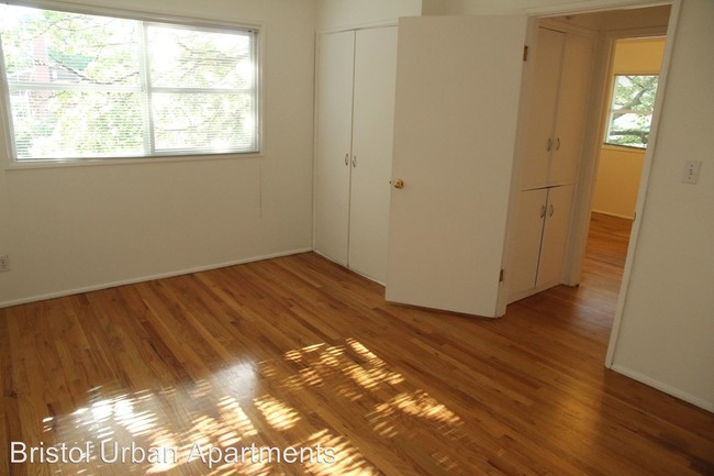 Building Photo - 2920 SE Waverleigh Blvd