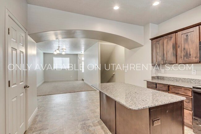 Building Photo - 21 E 8330 S