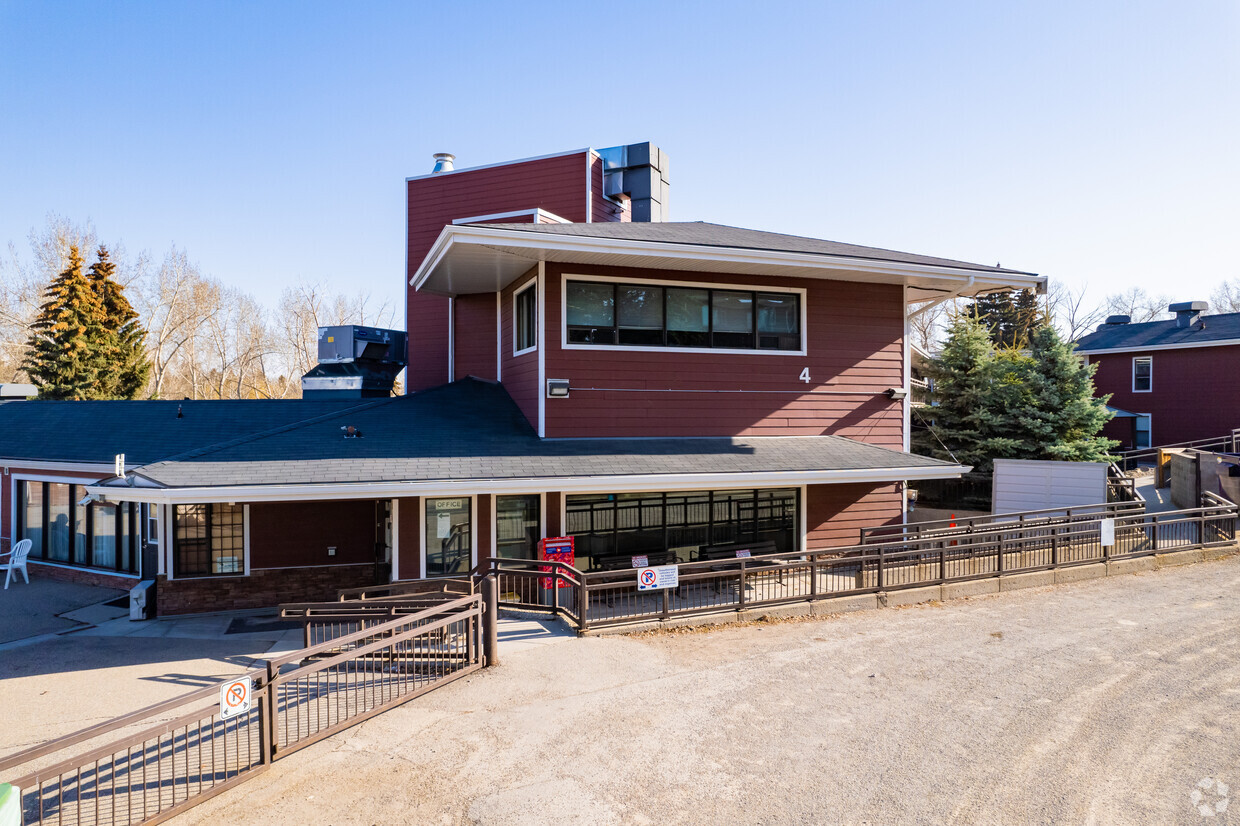 Primary Photo - Parkview Village Seniors Housing