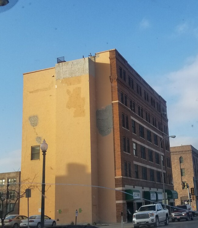 Building Photo - Albert House