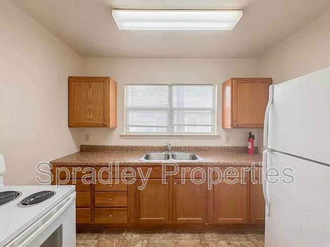 Foto del edificio - 234 W 7th Ave