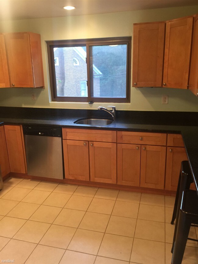 Building Photo - 9 Reservoir Rd