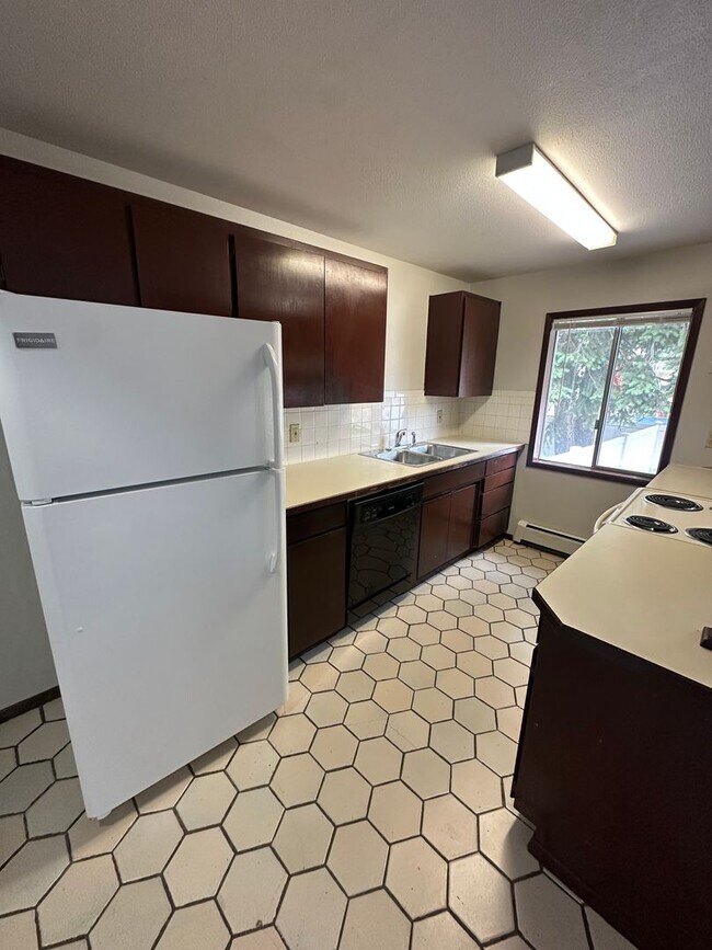 Foto del edificio - 3210-3212 S Gillis Rd