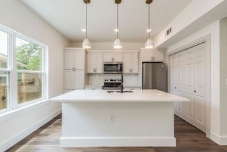 Building Photo - 3702 Tower View Ct