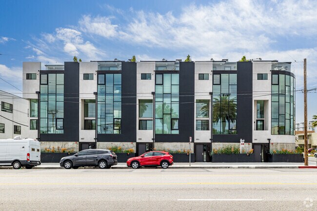 Building Photo - Pacific 5