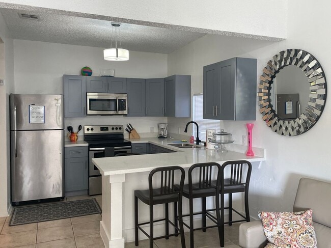 Building Photo - 5504 NW 3rd Ave