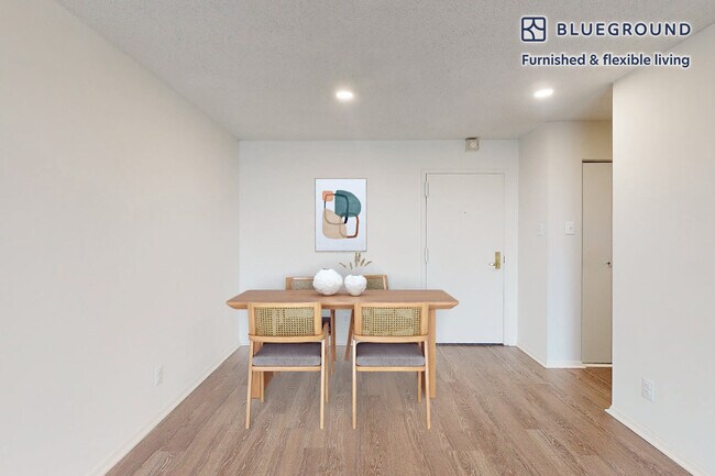 Foto del edificio - 2950 Van Ness St NW