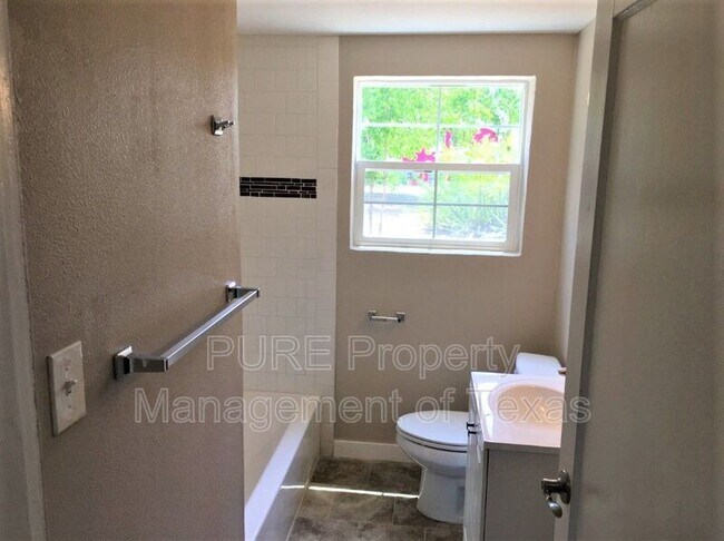 Foto del edificio - 1409 Kirkwood Rd