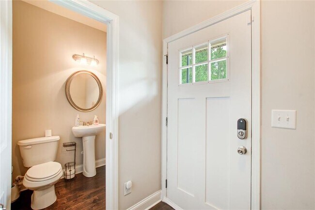 Building Photo - 4196 Woodland Park Dr SW