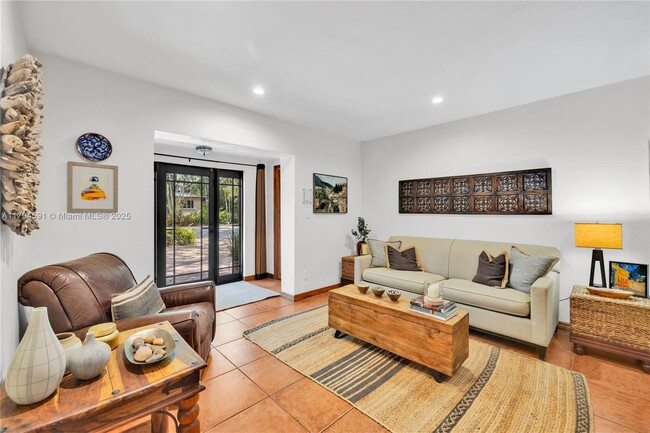 Foto del edificio - 6870 SW 77th Terrace