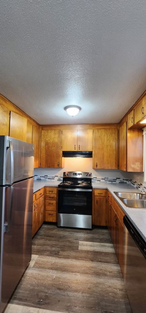 Foto del edificio - 2 Bedroom on 18th Ave in Albany - Pet Friendly
