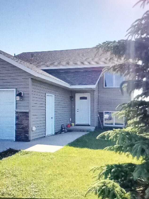 158 Erin Ct, Nicollet, MN 56074 Townhome Rentals in Nicollet MN