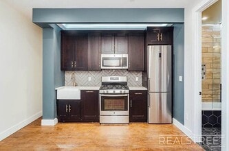 Building Photo - 104 Central Ave