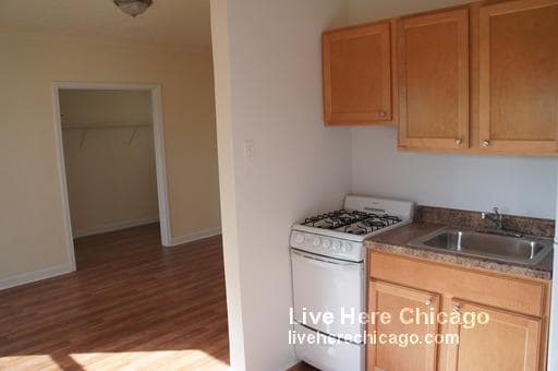 Primary Photo - 5417 N Kenmore Ave