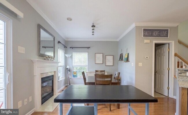 Foto del edificio - 12792 Playfair Ln
