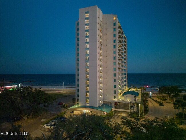Foto del edificio - 2060 Beach Blvd