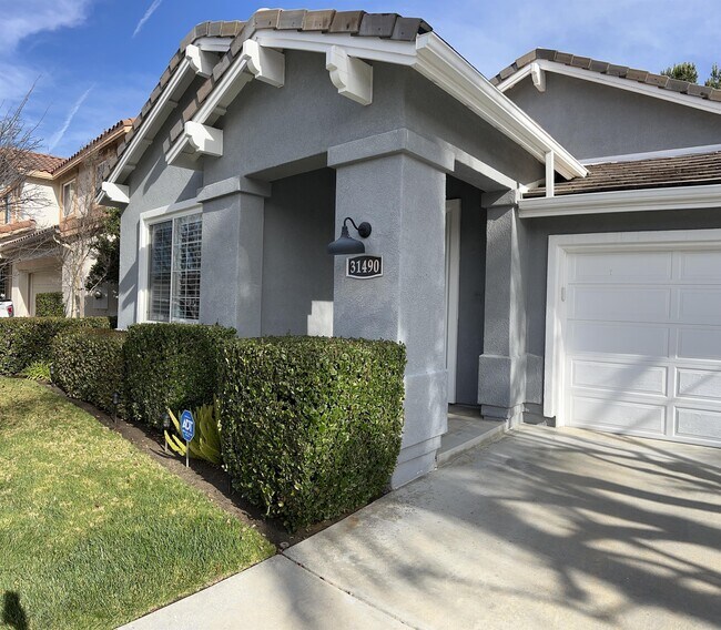 Building Photo - 31490 Congressional Dr