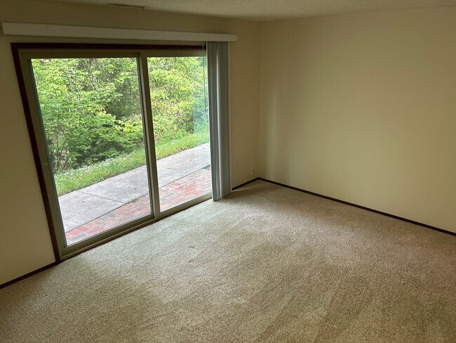 Building Photo - Luxury Hillside Retreat with City Views – 3 Bed / 3 Bath + Loft on Expansive Double Lot