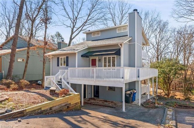 Foto del edificio - Room in House on Merry Oaks Trail