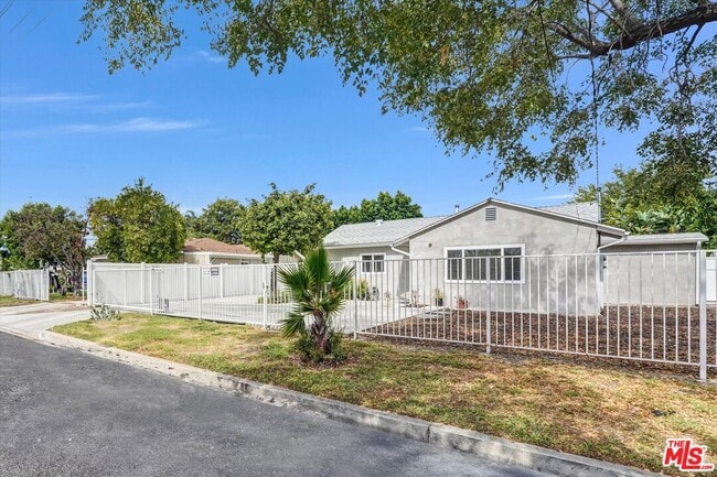 Building Photo - 18749 Gault St