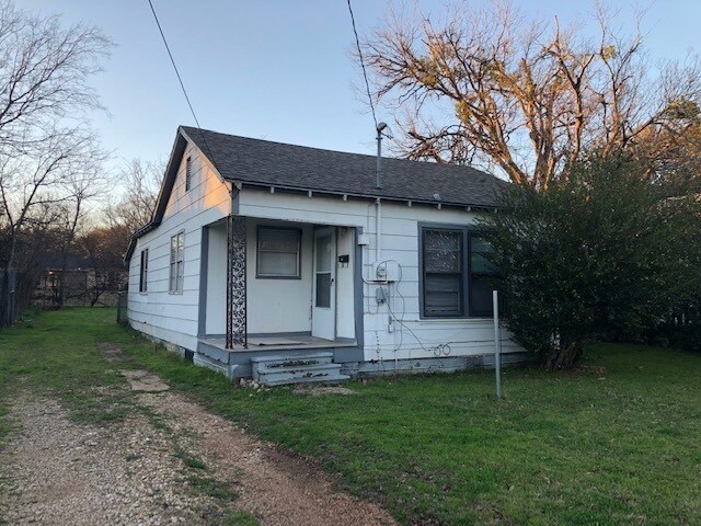 Primary Photo - 907 N Harrison St