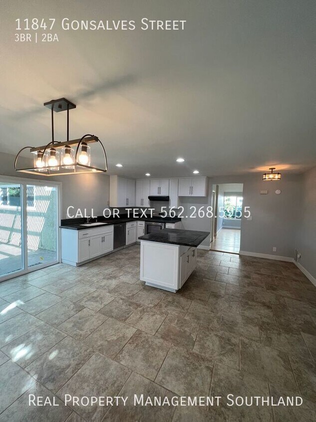 Primary Photo - Beautifully Renovated 3/2 Home for Rent in...