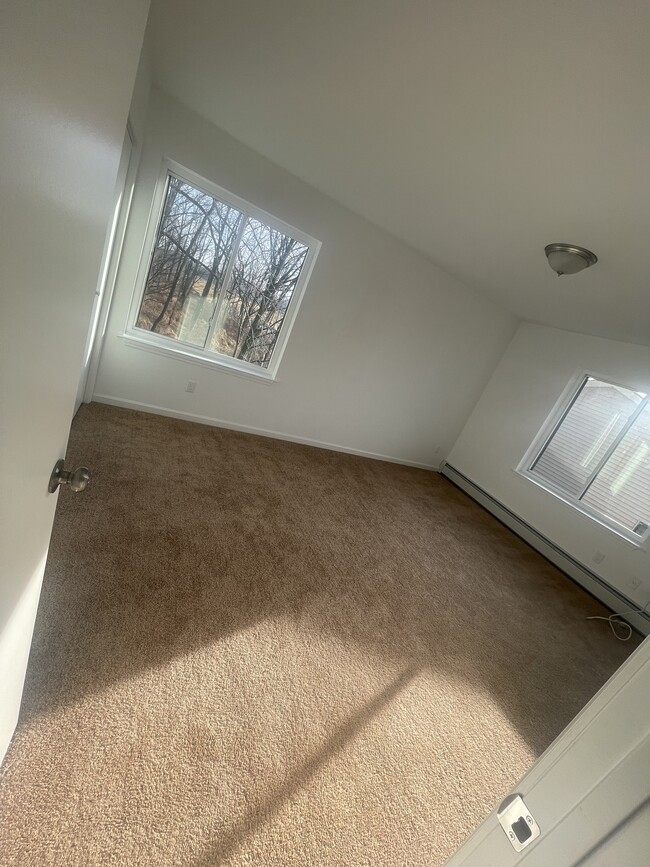 Building Photo - 356 Concord Ln