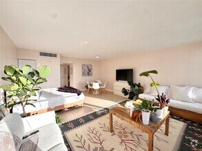 Building Photo - 2899 Collins Ave