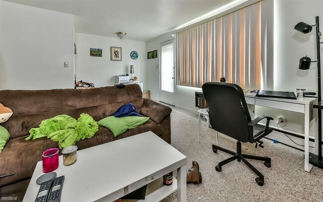 Foto del edificio - 1 br, 1 bath Apartment - 926 Ivy St Apt 104