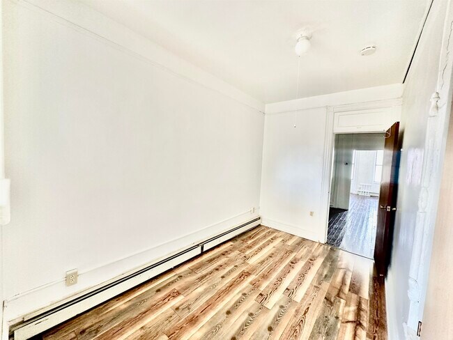 Foto del edificio - 319 8th St