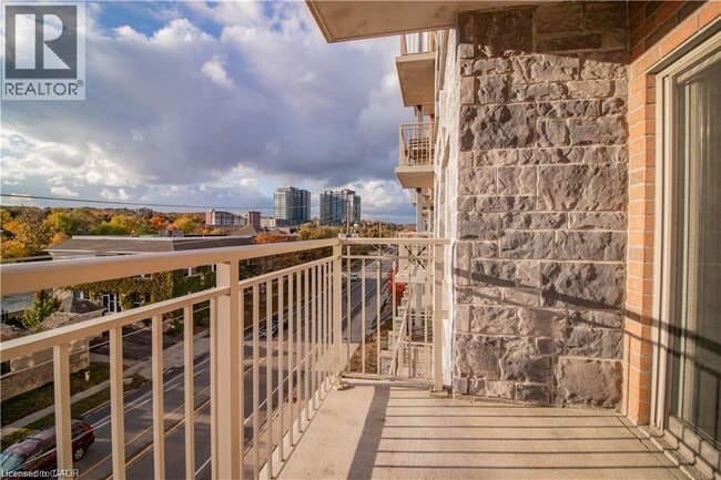 Photo du bâtiment - 155 Water St S