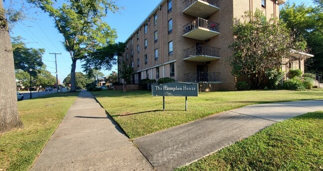 Building Photo - 1800 Senate St