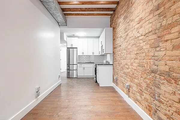 Building Photo - 7 Ridgewood Pl