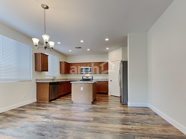 Foto del edificio - 7956 Dell Ridge Ave.