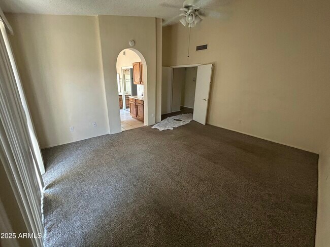 Foto del edificio - 9013 E Ludlow Dr