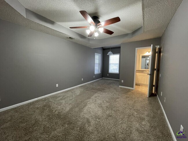 Foto del edificio - 308 Cosmos Ave