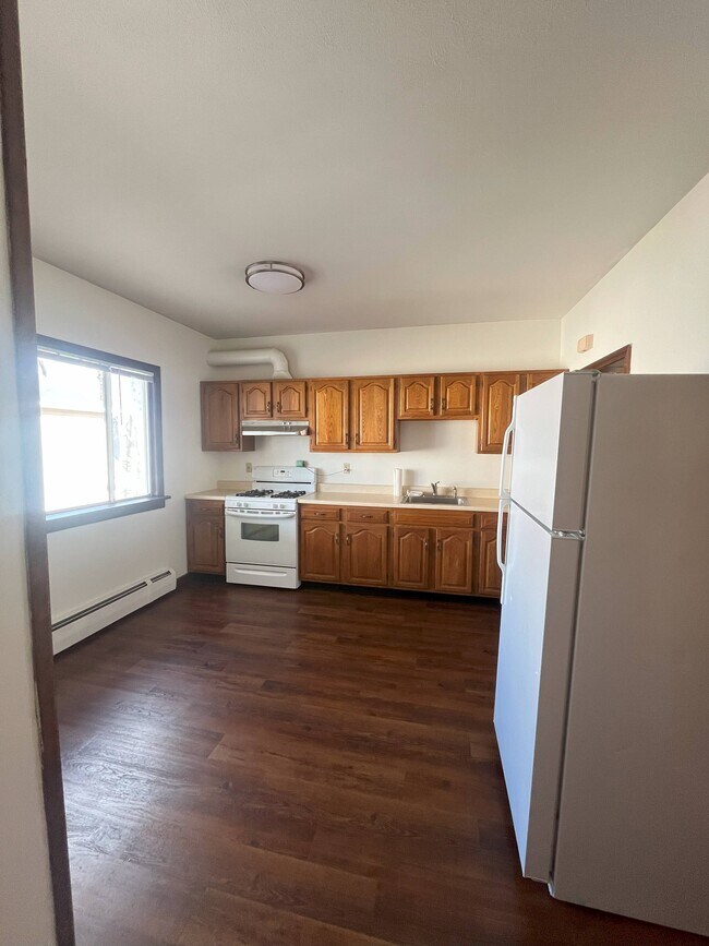 kitchen - 10 Pearl St